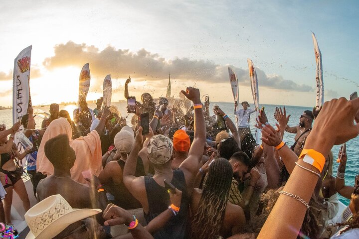 Adults only Hip Hop Sessions Boat Party Cancun