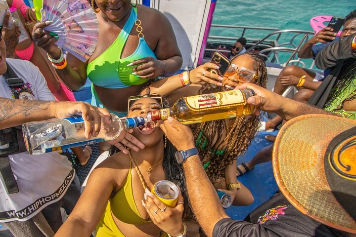 Adults only Hip Hop Sessions Boat Party Cancun