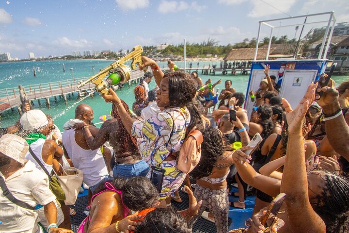 Adults only Hip Hop Sessions Boat Party Cancun