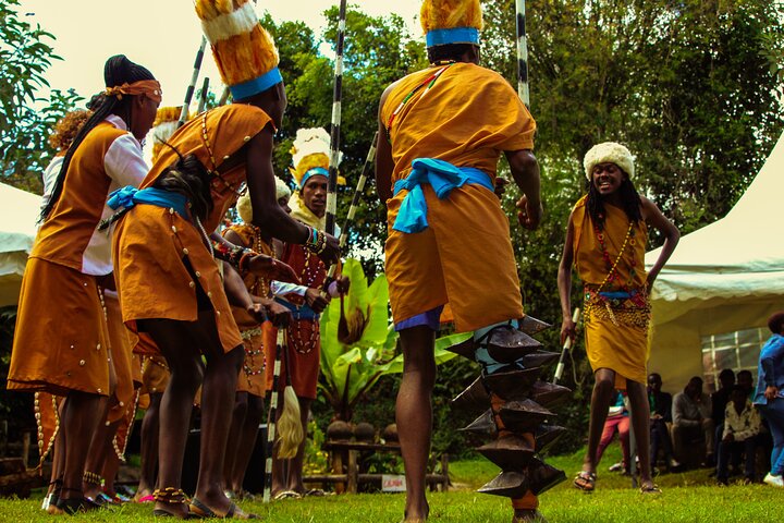Giraffe Center, Karen Blixen, Beads and Bomas Cultural Dances