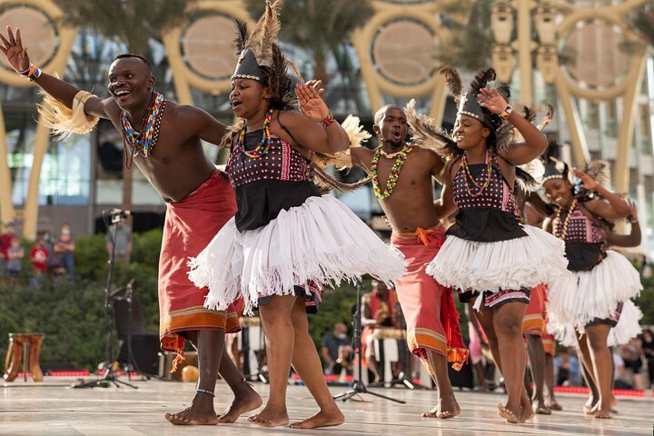 Giraffe Center, Karen Blixen, Beads and Bomas Cultural Dances