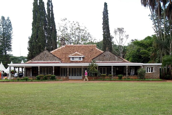 Giraffe Center, Karen Blixen, Beads and Bomas Cultural Dances