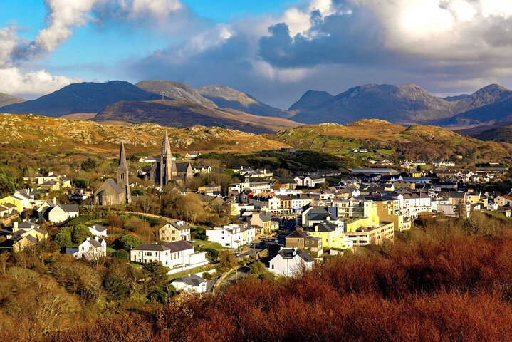 Galway Private Guided Walking Tour in Clifden Church Graveyard