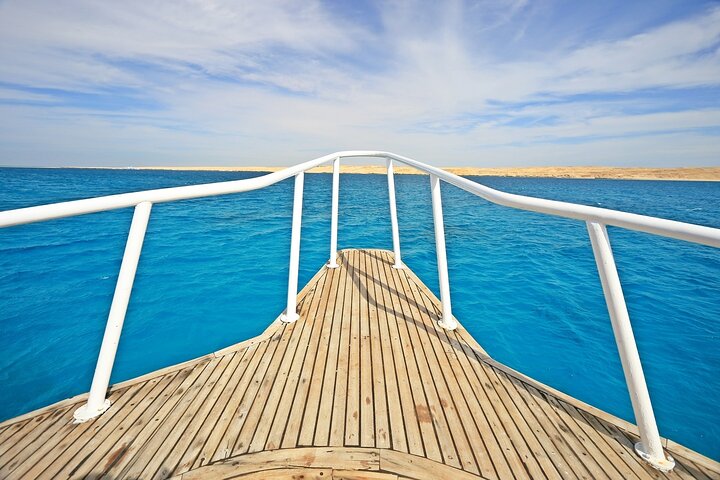 Ras Mohammed & White Island: Snorkel, Optional Dive & Lunch
