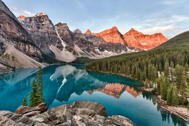 Moraine Lake Sunrise(2.5hrs)&Lake Louise(2hrs) from Canmore/Banff