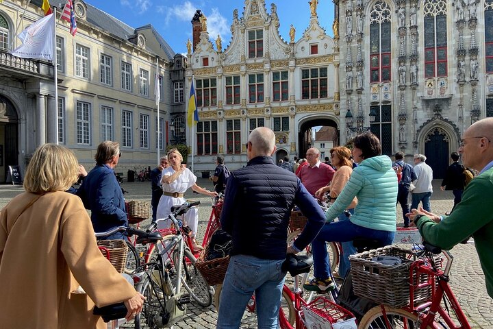 Bruges Guided Retro Biketour: Highlights, Hidden Gems & Tasting