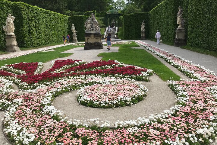 Neuschwanstein Castle and Linderhof Palace Day Trip from Munich