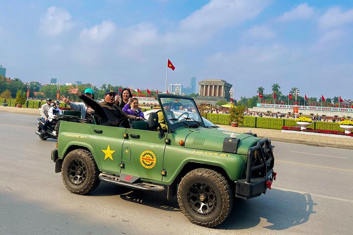 Hanoi Jeep Tour: Food, Culture and Fun by Vietnam Army Jeep