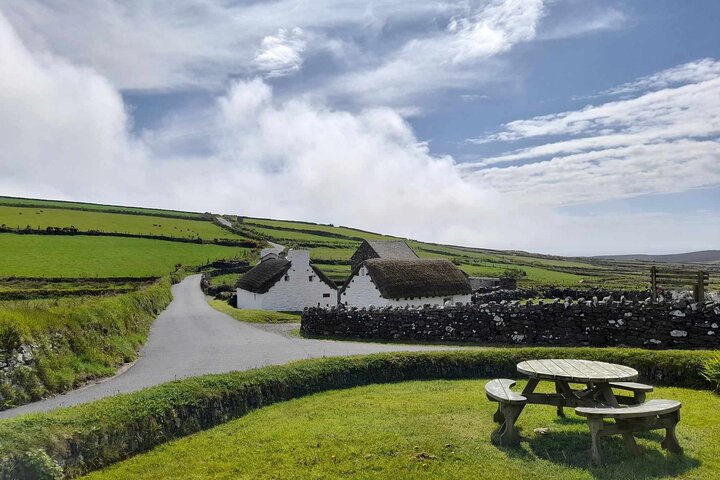 Isle of Man Discovery Tour with experienced Driver Guide