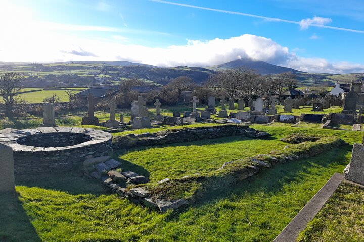 Isle of Man Discovery Tour with experienced Driver Guide