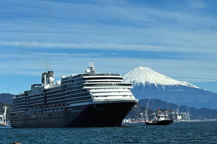 Mt.Fuji area Tour from Shimizu Port / Van Taxi