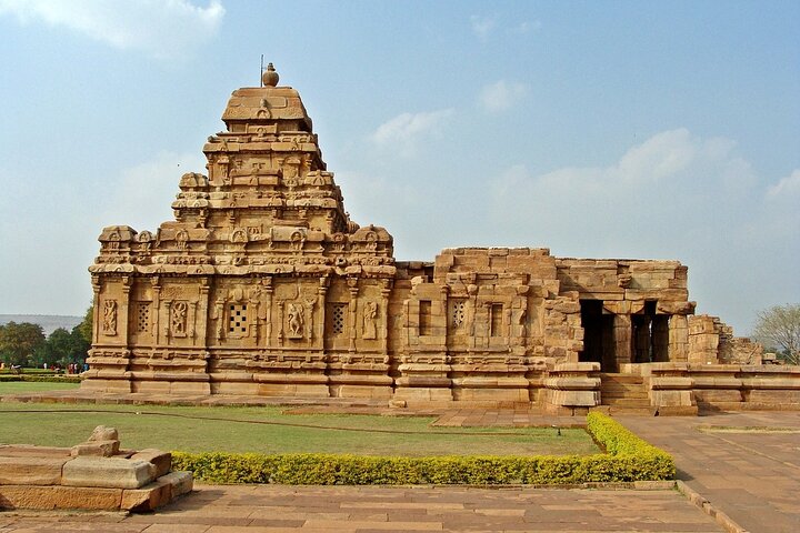 Full Day Private Tour of Badami, Aihole and Pattadakal from Hampi