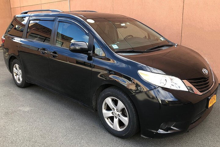 NYC Private Airport Transfer from JFK or LGA to Manhattan