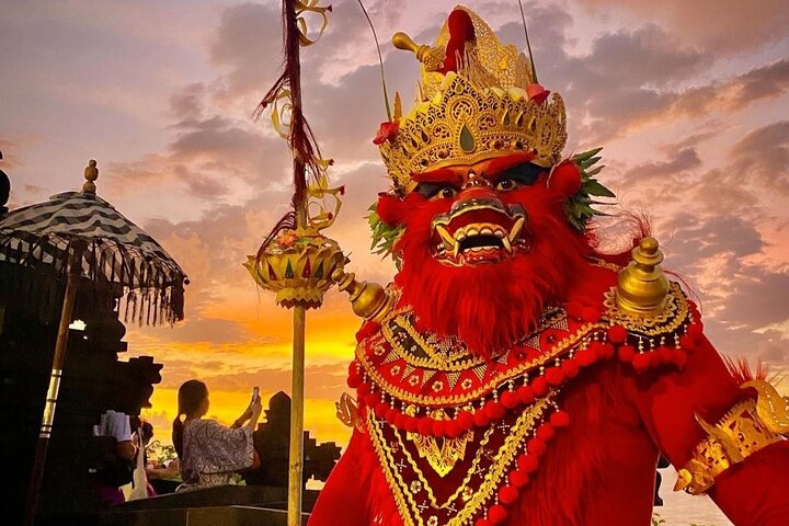 Kecak Fire Dance and Uluwatu Temple with Private Car Service