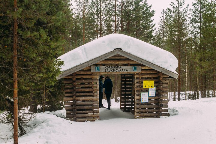 Korouoma Canyon: Frozen Waterfalls Hike & BBQ Experience