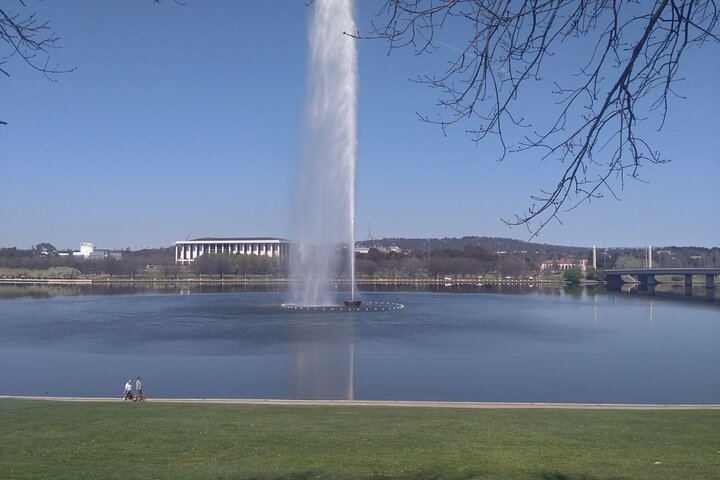 Canberra Day Tour - all major Attractions, no entry fees.