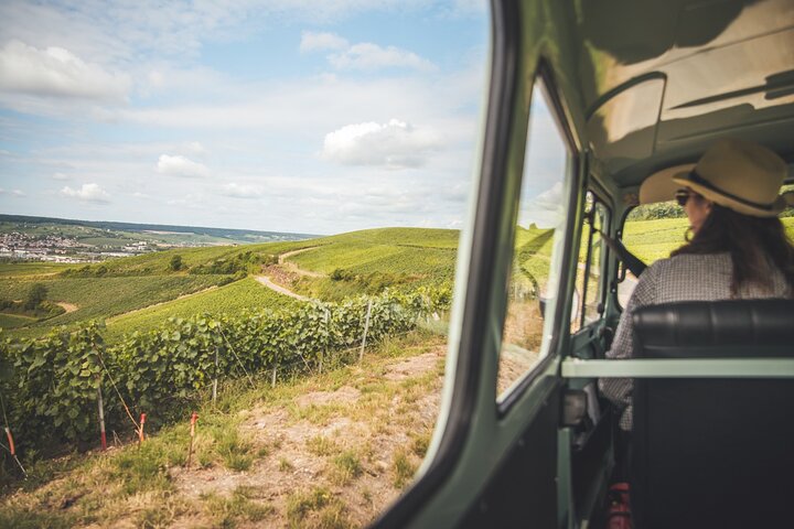 Champagne experience with a vintage van from Epernay - 3 hours