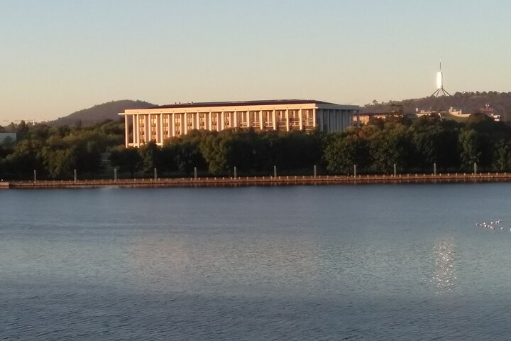 Canberra Day Tour - all major Attractions, no entry fees.