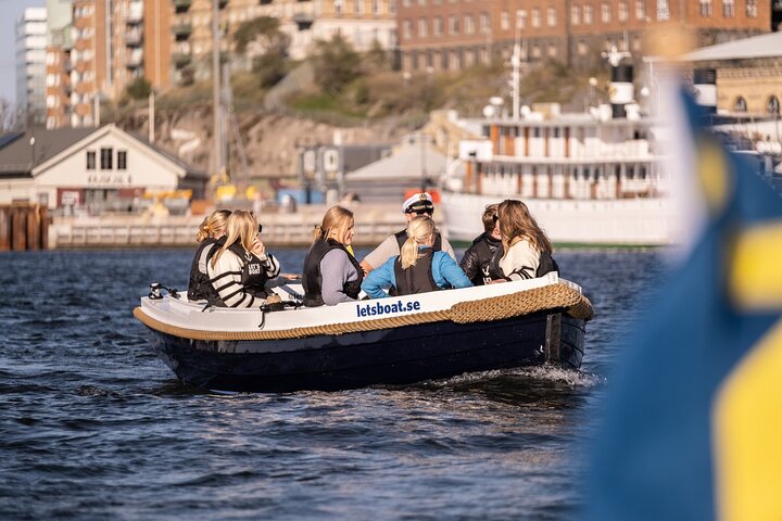 Self Drive Electric Boat in the Canals