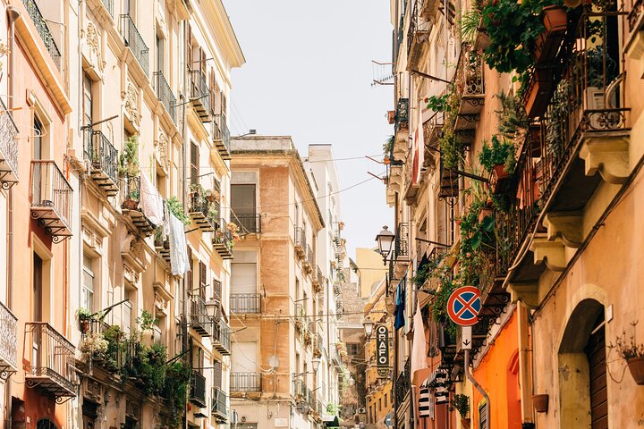 Cagliari: A Full Meal Sardinian Food Tour with Do Eat Better
