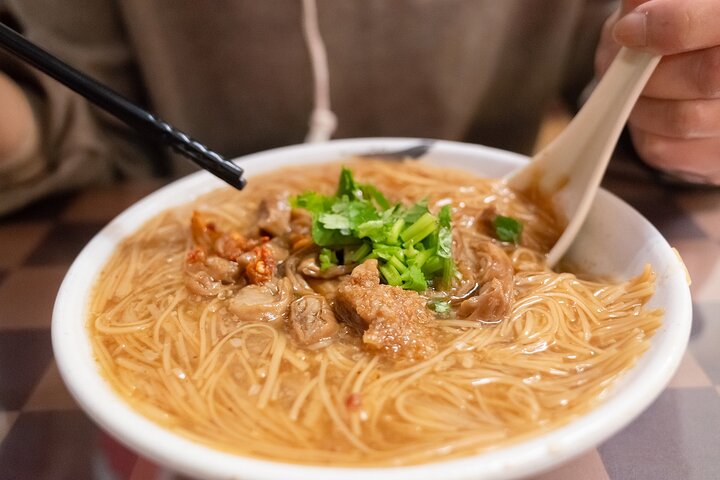 Keelung Shore Excursions: Private 6-Hour Taipei City Adventure!
