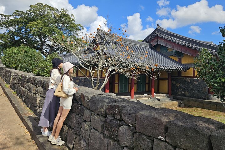Jeju East Essentials – Seongsan Ilchulbong (UNESCO) & Haenyeo