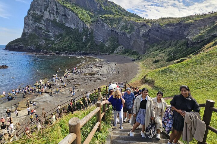 Jeju Tour | Jungmun & Seogwipo Pick-up | Seongsan, Haenyeo, Cave