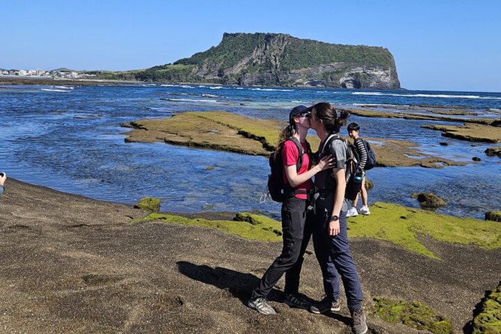 Jeju East Essentials – Seongsan Ilchulbong (UNESCO) & Haenyeo