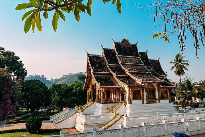 Chiang Rai: 2 Days 1 Night Slow Boat Transfer to Luang Prabang