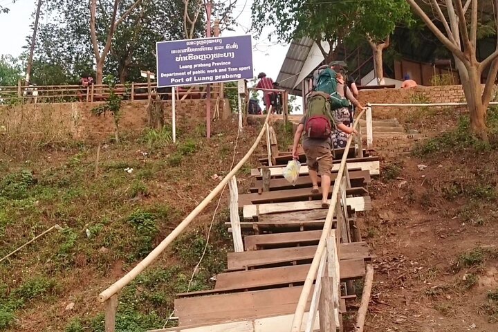 Chiang Rai: 2 Days 1 Night Slow Boat Transfer to Luang Prabang