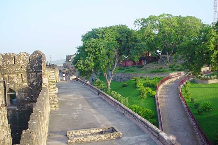 A Trip of Khajuraho, Orchha, Gwalior, Jhansi from Delhi in 5 Day