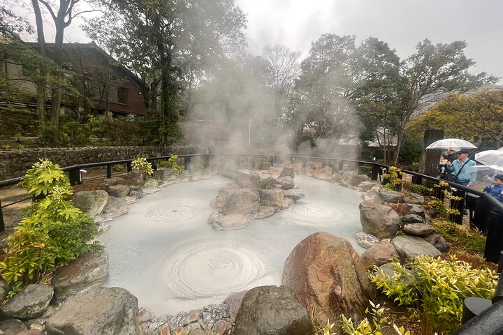 Hot Spring Beppu Onsen with Blue Hell cozy Tour by Car and walk