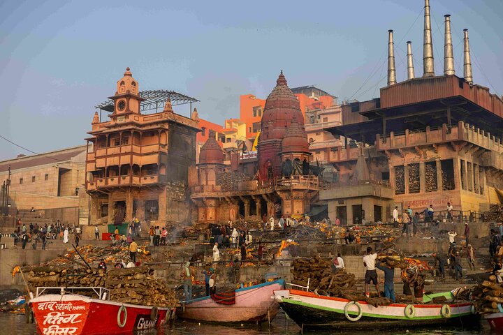 Varanasi Morning Yoga Ganga Aarti and Guided Ghat Tour