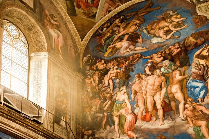 Skip the line Vatican Museums, Sistine Chapel and St Peters Tour