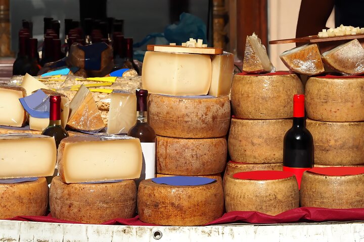 Cagliari: A Full Meal Sardinian Food Tour with Do Eat Better