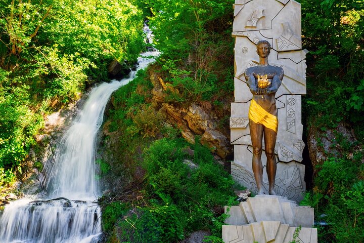 Private Enchanting Borjomi: Springs, Streets & Stories