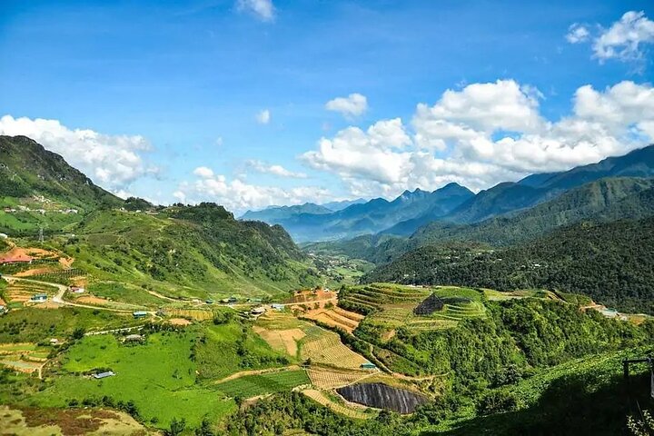 Sapa Trek 2days/1night -HOTEL 5 STAR-From Hanoi by Limousine Van