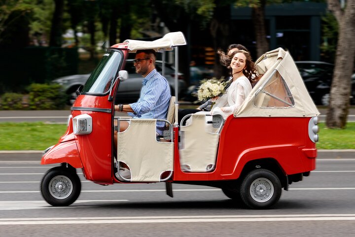 Bucharest Tuk Tuk city tour