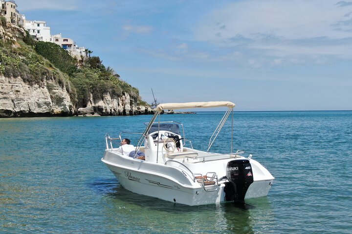 Vieste Boat rental without nautical license
