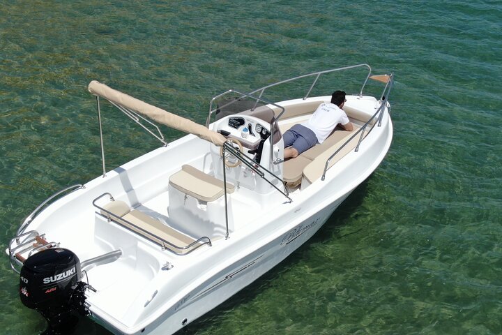 Vieste Boat rental without nautical license