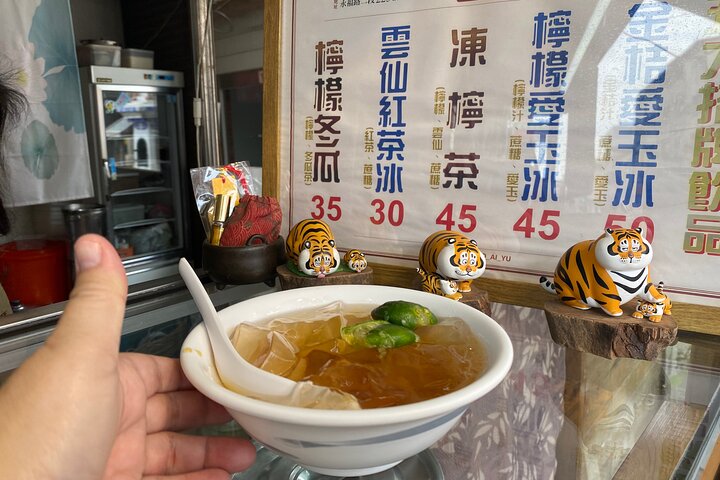 Food and Culture Walking Tour in Tainan