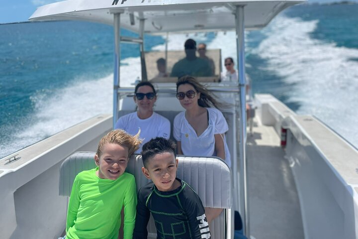 4hr Private Tour Island Hop Snorkel w/ Turtles & Sip Bahama Mamas