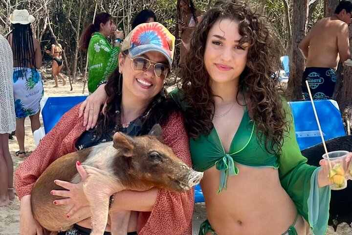 4hr Private Tour Island Hop Snorkel w/ Turtles & Sip Bahama Mamas