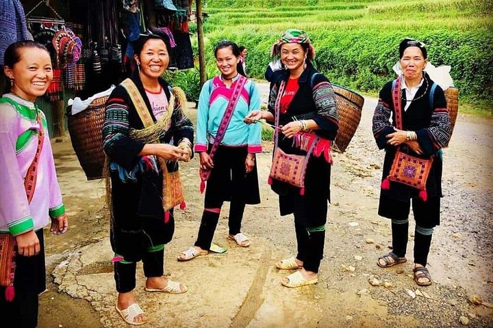 Sapa Trek 2days/1night -HOTEL 5 STAR-From Hanoi by Limousine Van