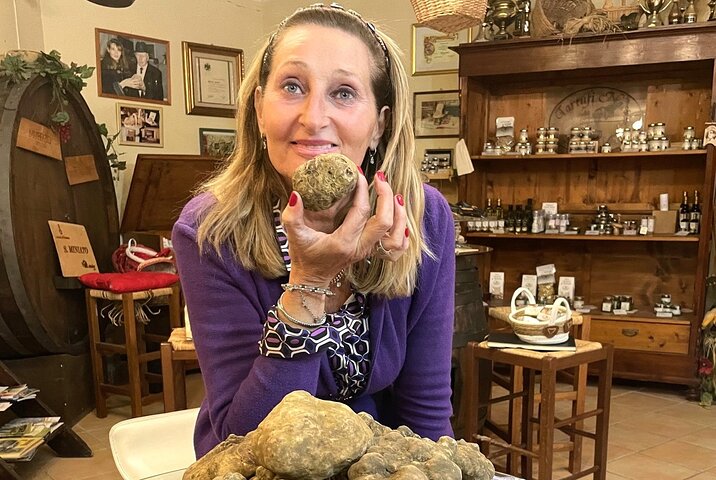 Truffle Hunting & Tasting in San Miniato Tuscany with Dogs