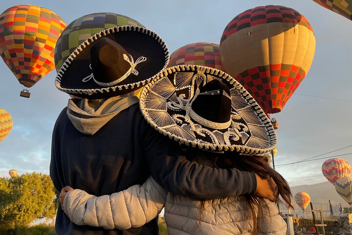Balloon Flight+Gruta brekfast+Teotihuacan Tour from Mexico City