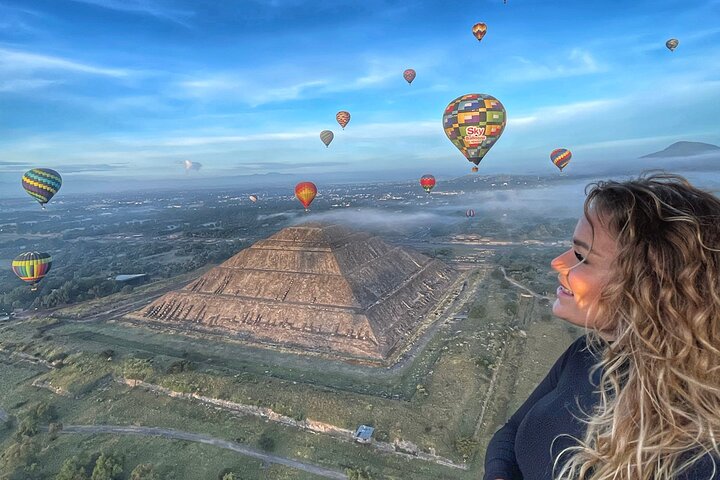 Balloon Flight+Gruta brekfast+Teotihuacan Tour from Mexico City
