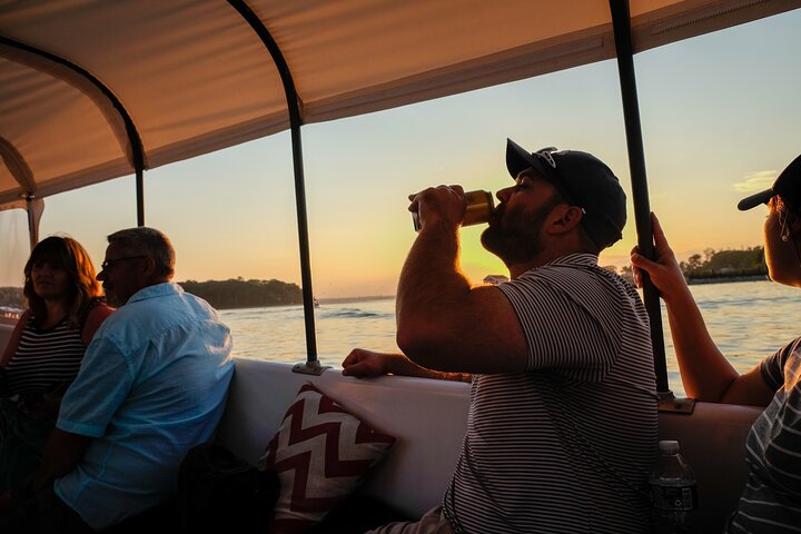 Small Group Sunset Lighthouse Boat Cruise With Local Drinks
