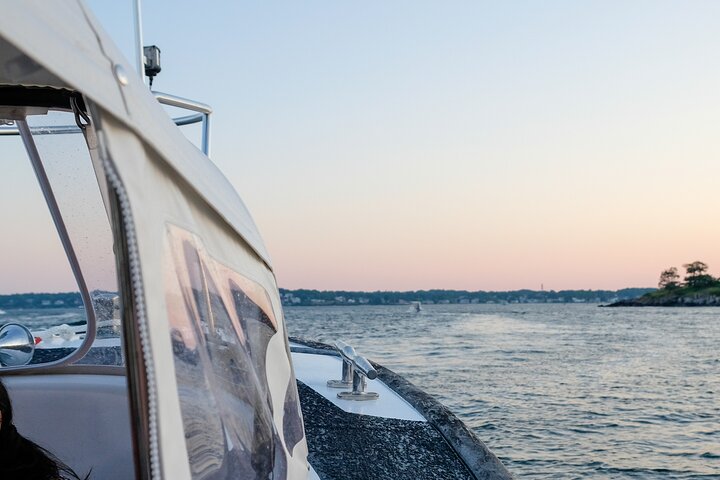 Small Group Sunset Lighthouse Boat Cruise With Local Drinks