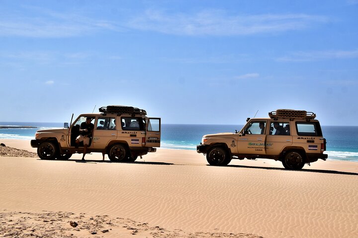 Boa Vista Jeep Expedition: Santa Monica & Desert (4-Hour)
